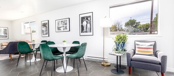 Minecart Motor Lodge