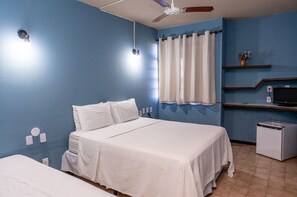 标准房 | 迷你吧、遮光窗帘、免费 WiFi、床单