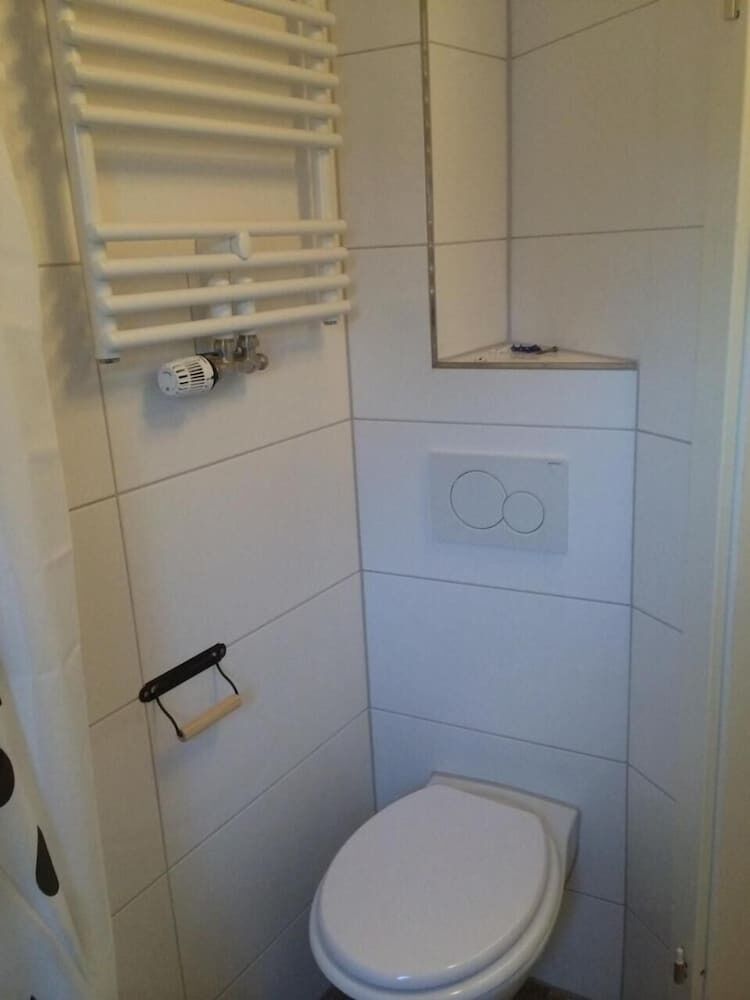 Baño | Regadera, secadora de cabello, toallas 