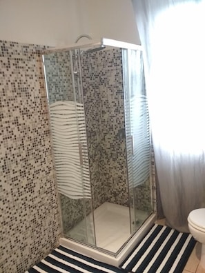 Dusche im Bad