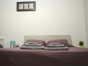 Double Room | Desk, blackout curtains, iron/ironing board, cots/infant beds - Start-line Airport Pisa (Pisa)