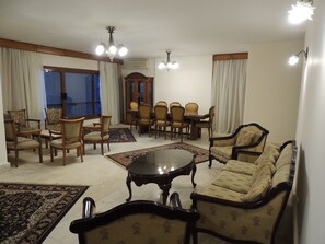Deluxe Apartment, 3 Bedrooms, Balcony, River View | 3 bedrooms, down comforters, individually decorated