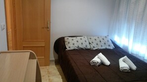 Edredones de plumas, wifi gratis, ropa de cama