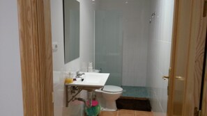 Standard-Doppelzimmer, 1 Doppelbett | Daunenbettdecken, kostenloses WLAN, Bettwäsche