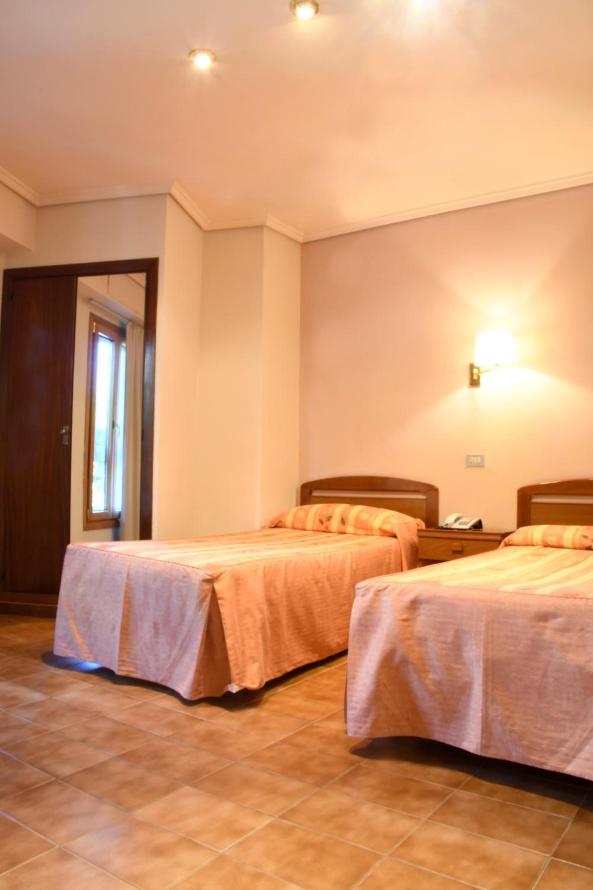 blackout curtains, free wifi, bed sheets