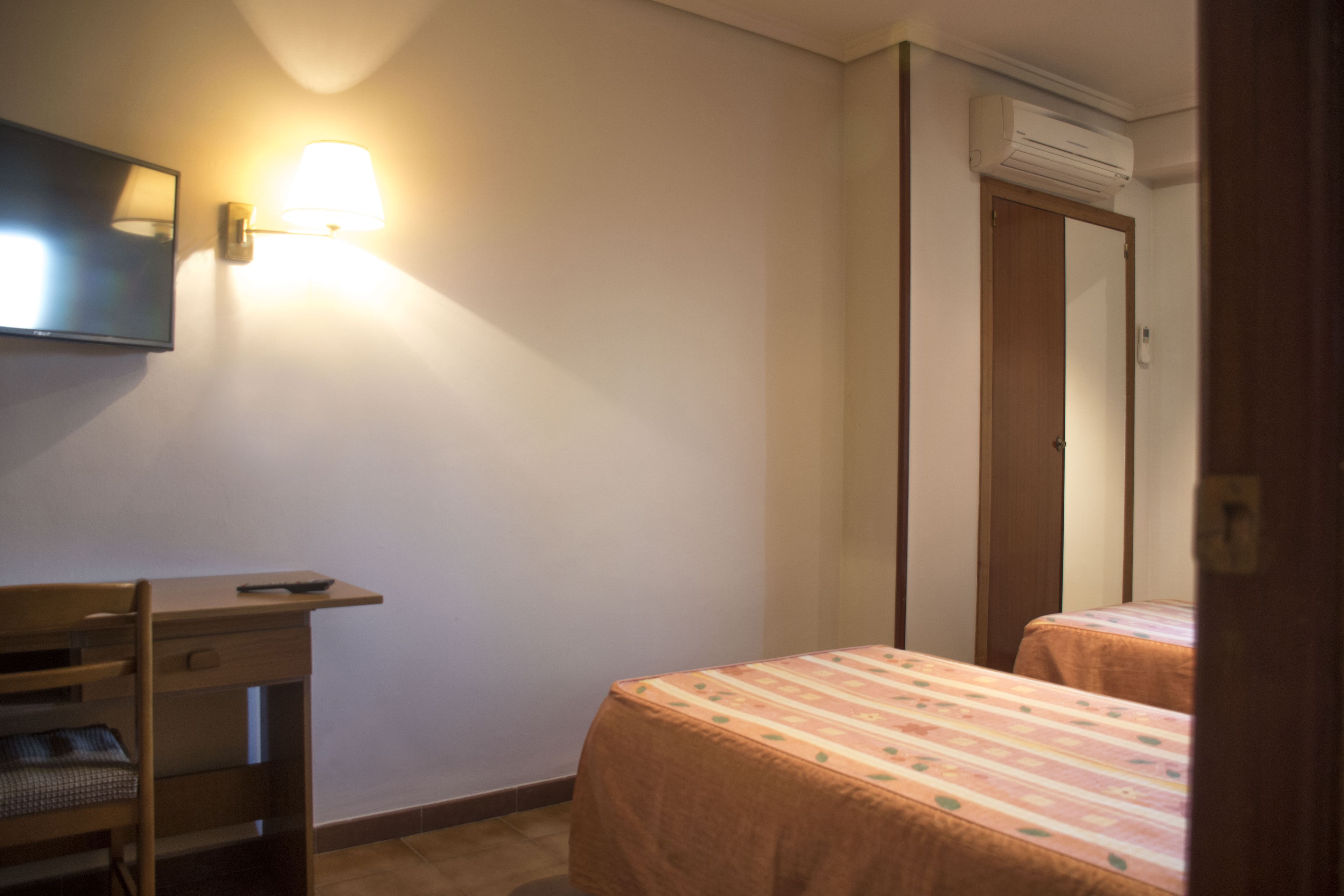 twin room, 2 single beds | blackout curtains, free wifi, bed sheets