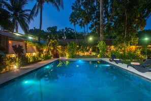 Outdoor pool, pool loungers