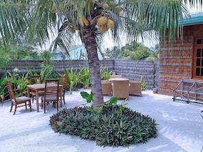 Outdoor dining - Fanhaa Maldives (Hanimaadhoo)