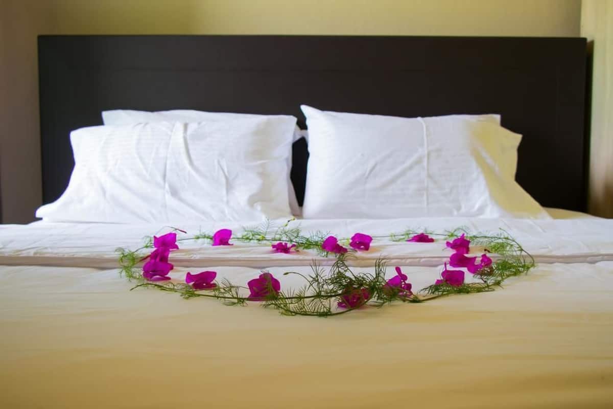 Double Room, 1 King Bed, Non Smoking, Garden View