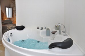 Luxury Suite (Gassa d'Amante) | Private spa tub - Donna Piera - Dimore di Charme (Monopoli)
