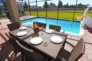 Hus - flere senge | Udendørs spisemuligheder