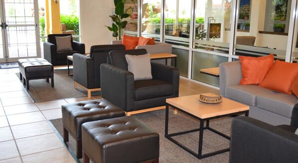 Pientalo, 2 makuuhuonetta | Aulan oleskelutila