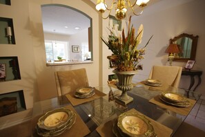 House, Multiple Beds | In-room dining