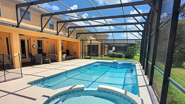 Ferienhaus, 6 Schlafzimmer | Innenpool | Außenpool