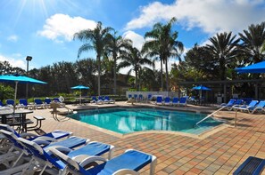 House, 5 Bedrooms | Outdoor pool