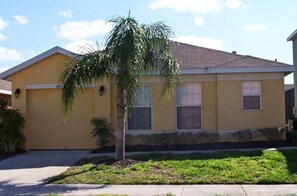 House, 4 Bedrooms | Front of property