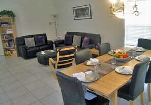 Hus - 6 sovrum | Vardagsrum