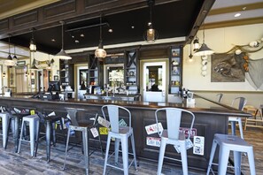 Townhome, 5 Bedrooms | Lounge