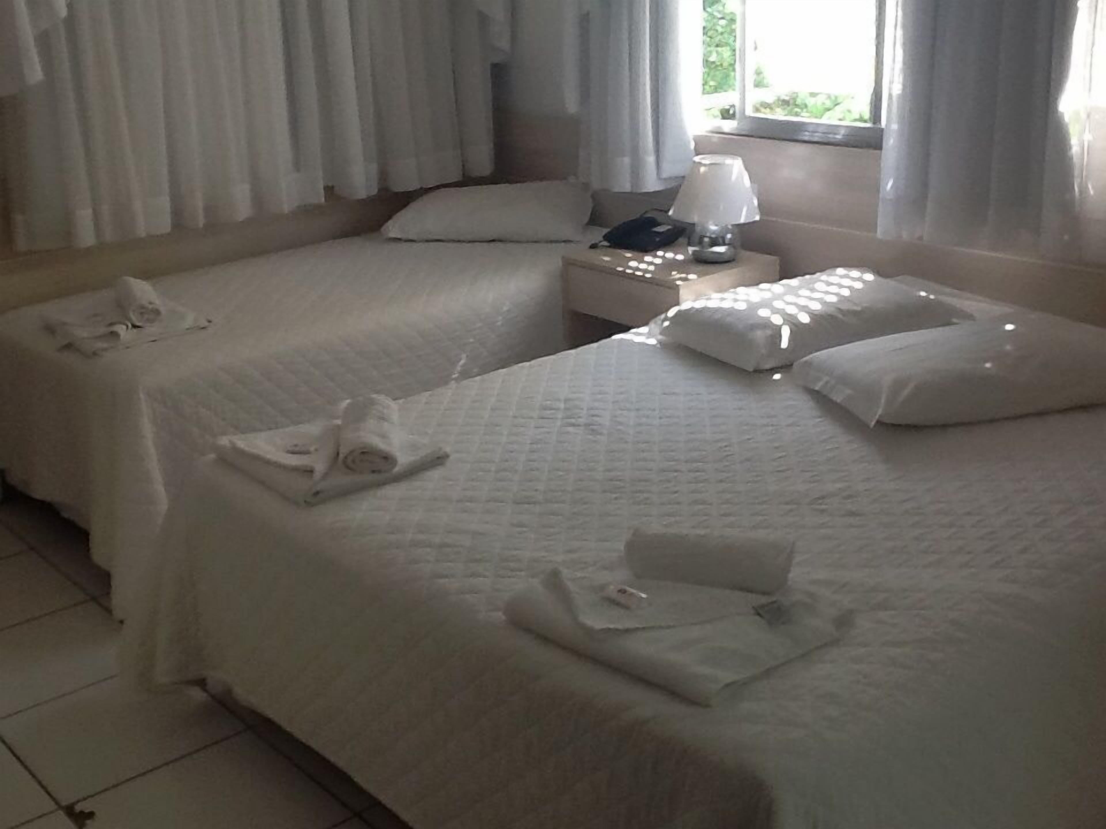 deluxe apartment, non smoking | minibar, in-room safe, blackout curtains, iron/ironing board