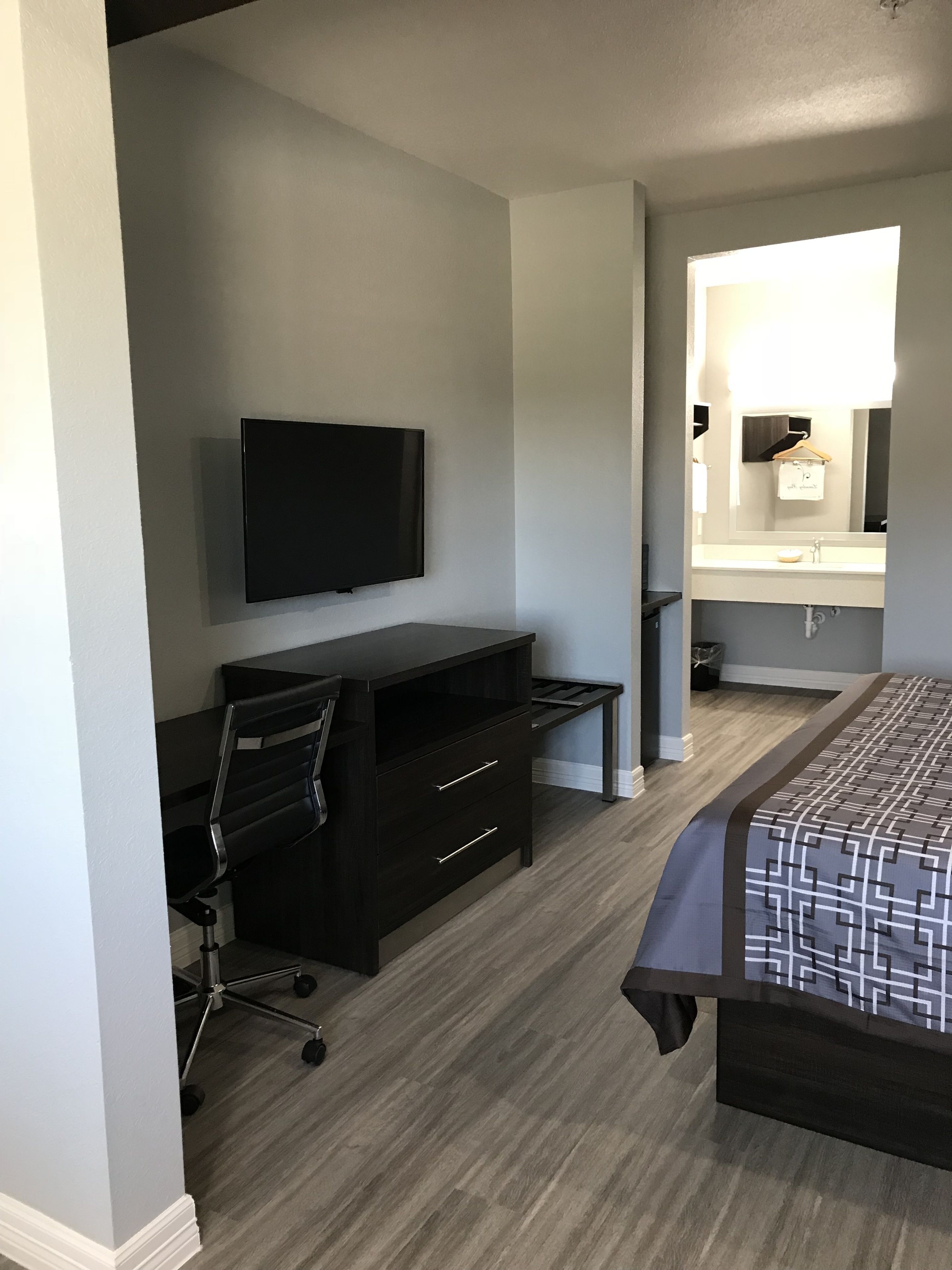 standard suite, 1 king bed, non smoking | individually decorated, individually furnished, desk, blackout curtains