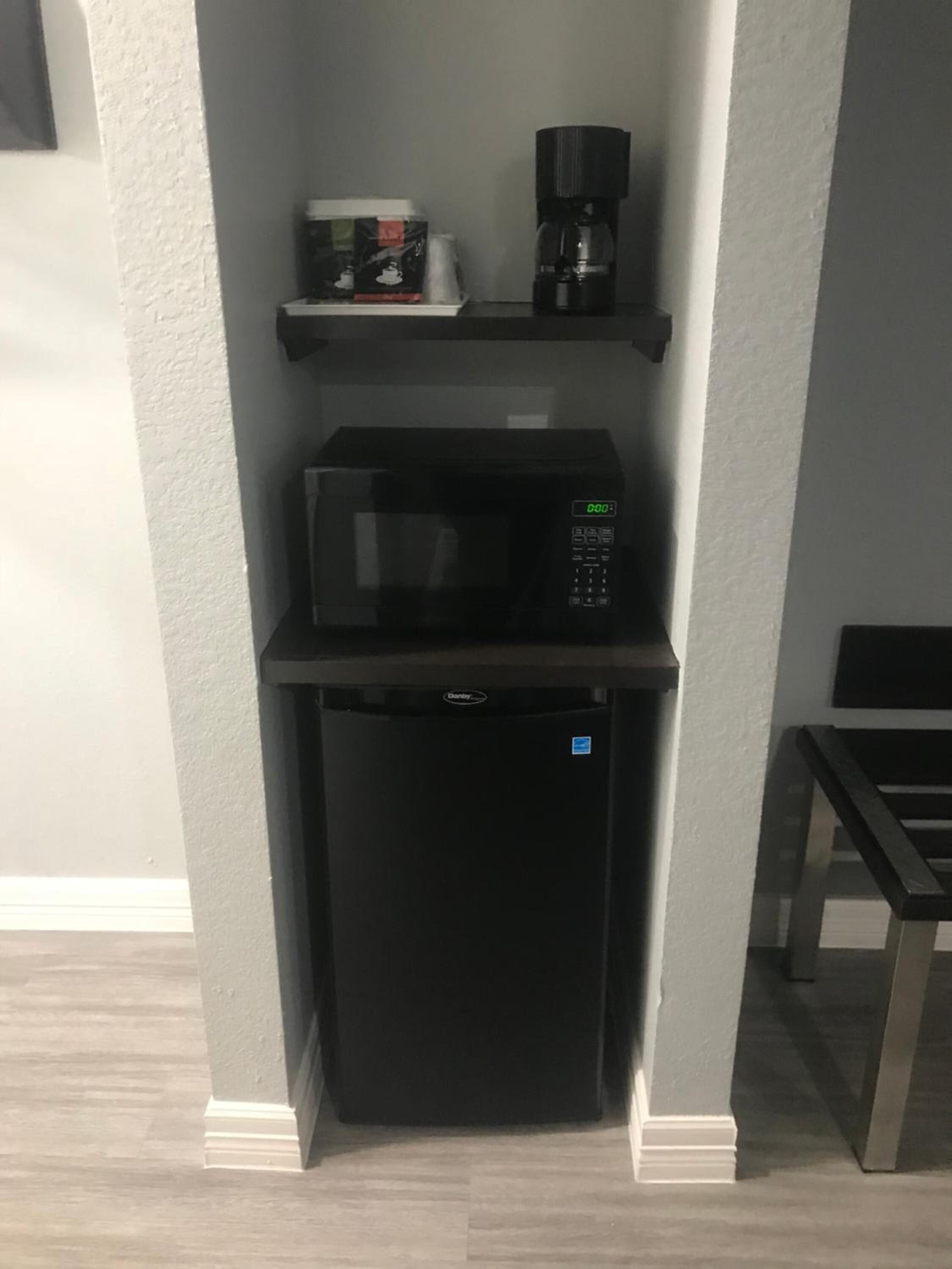 fridge, microwave, coffee/tea maker