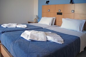 Minibar, in-room safe, desk, free WiFi - Ermioni Hotel (Apokoronas)