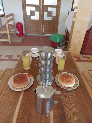 Free daily buffet breakfast