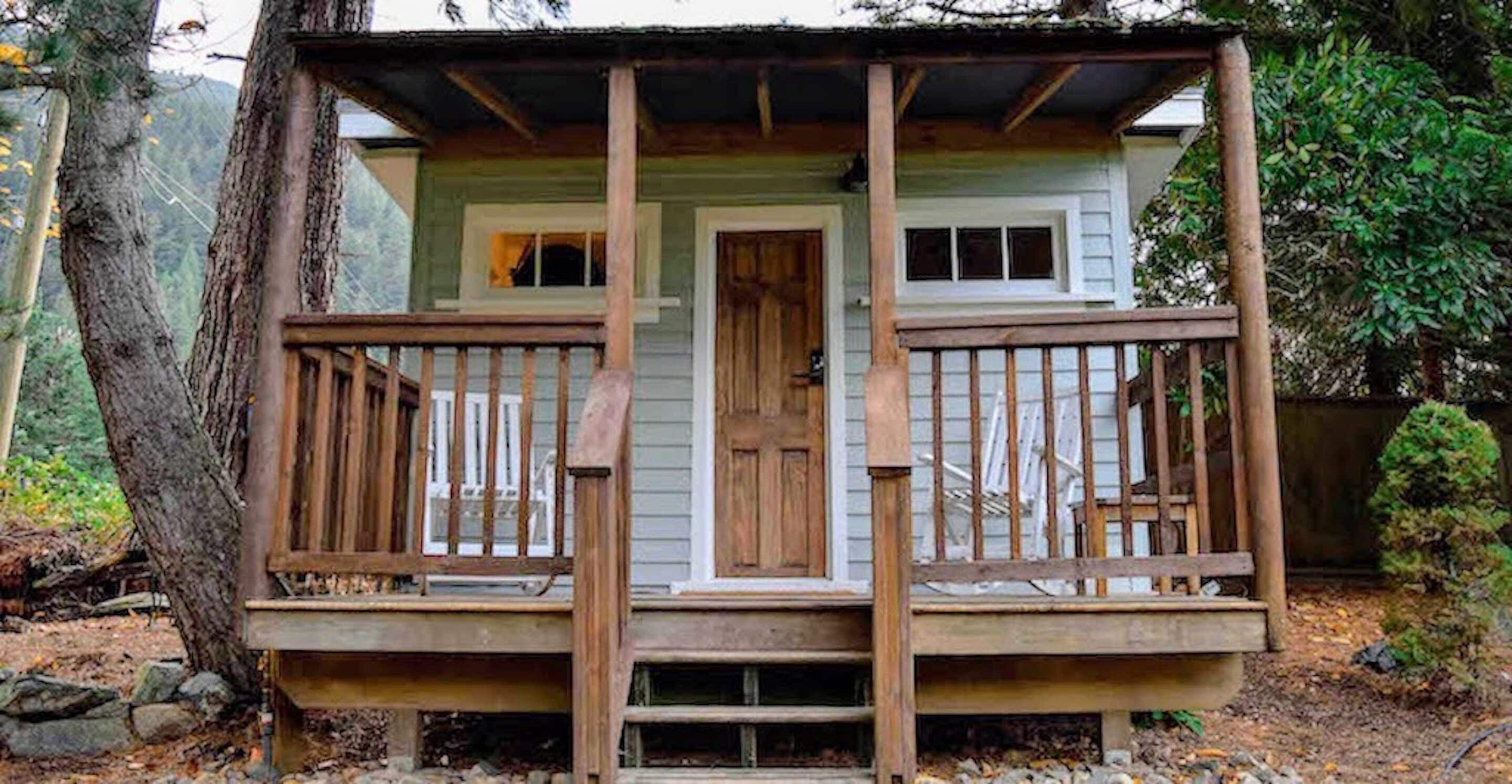 The Lily Pad Cottage - Cottage, 1 Queen Bed, Kitchenette, River View  | Terrace/patio