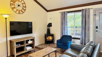 Willow Cottage - Cottage, 2 Bedrooms, Accessible, River View | Living area
