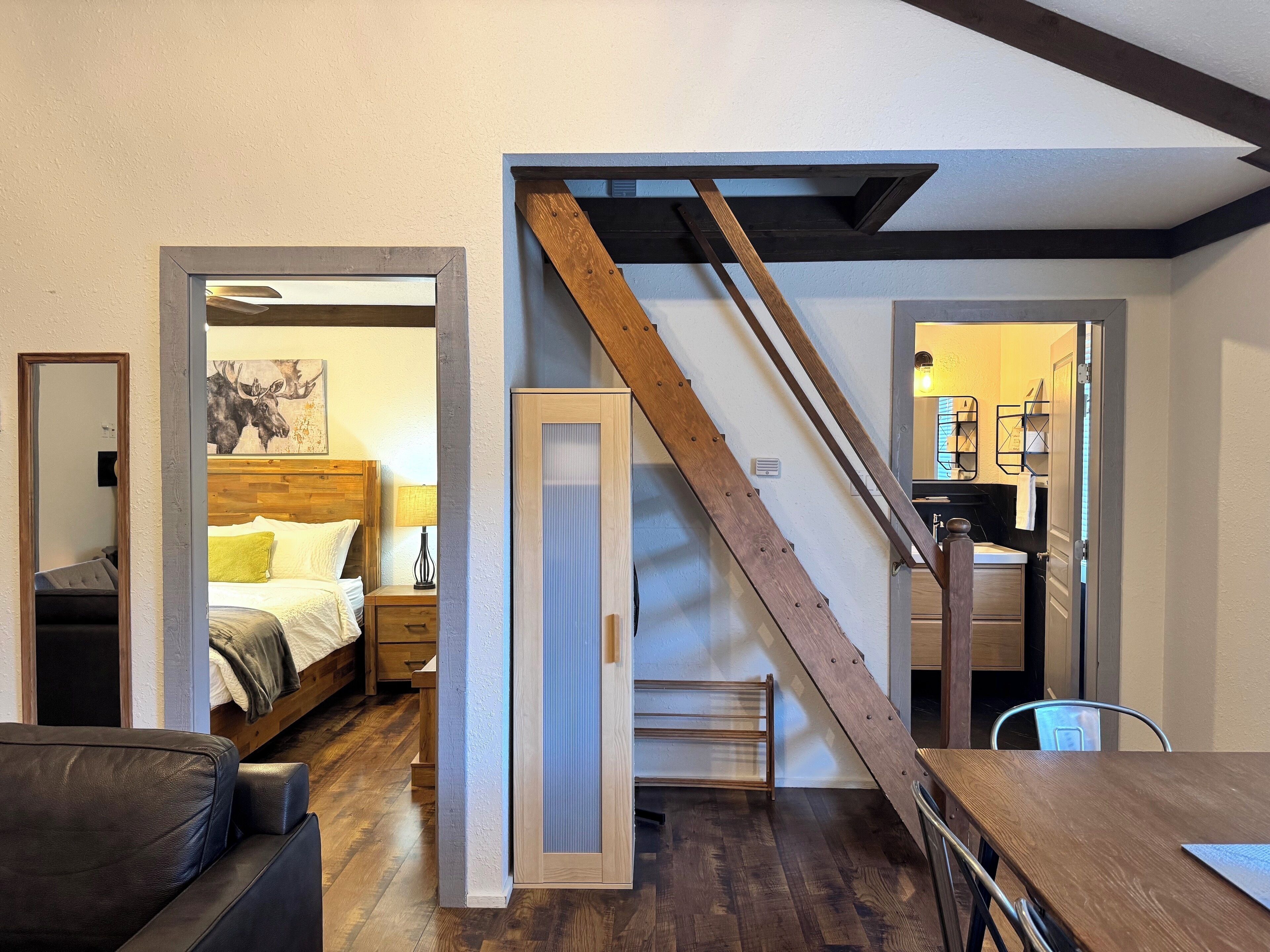 Heron's Perch - Cottage, 2 Bedrooms, Kitchenette, River View | Living area