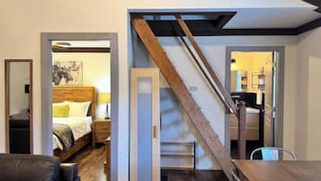 Heron's Perch - Cottage, 2 Bedrooms, Kitchenette, River View | Living area