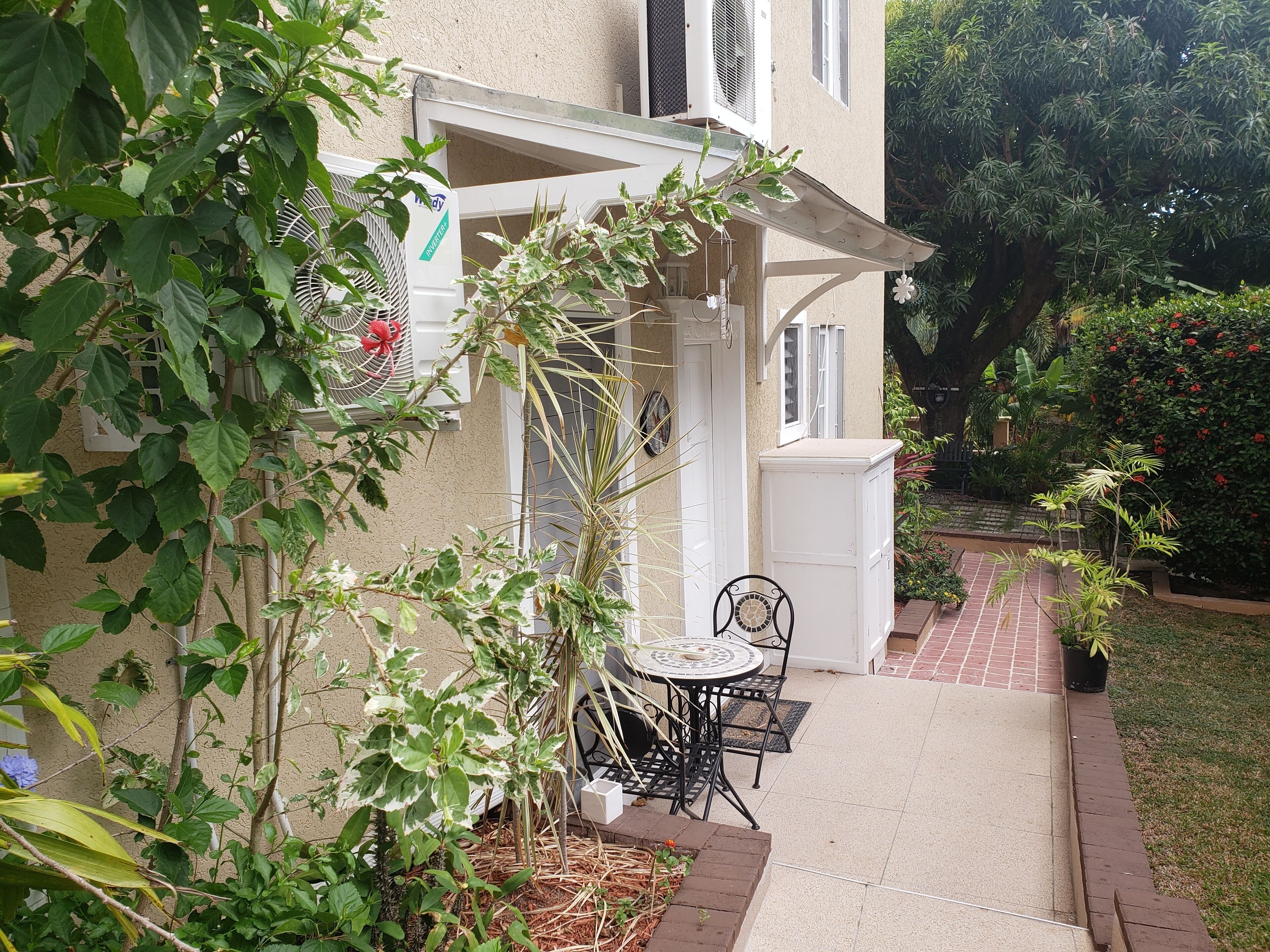 Premium Apartment, 1 King Bed, Non Smoking, Garden View | Terrace/patio