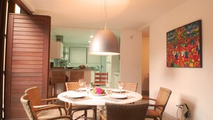 Exclusive House, Multiple Beds, Smoking | In-room dining - Casa de Praia Acolhedora (Salvador)