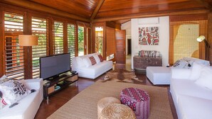 Interior - Casa de Praia Portuguesa (Mata de São João)