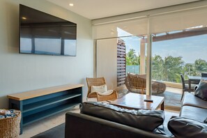 TV, DVD player - Embassy Penthouse Beachfront at The Elements by BRIC (Playa del Carmen)