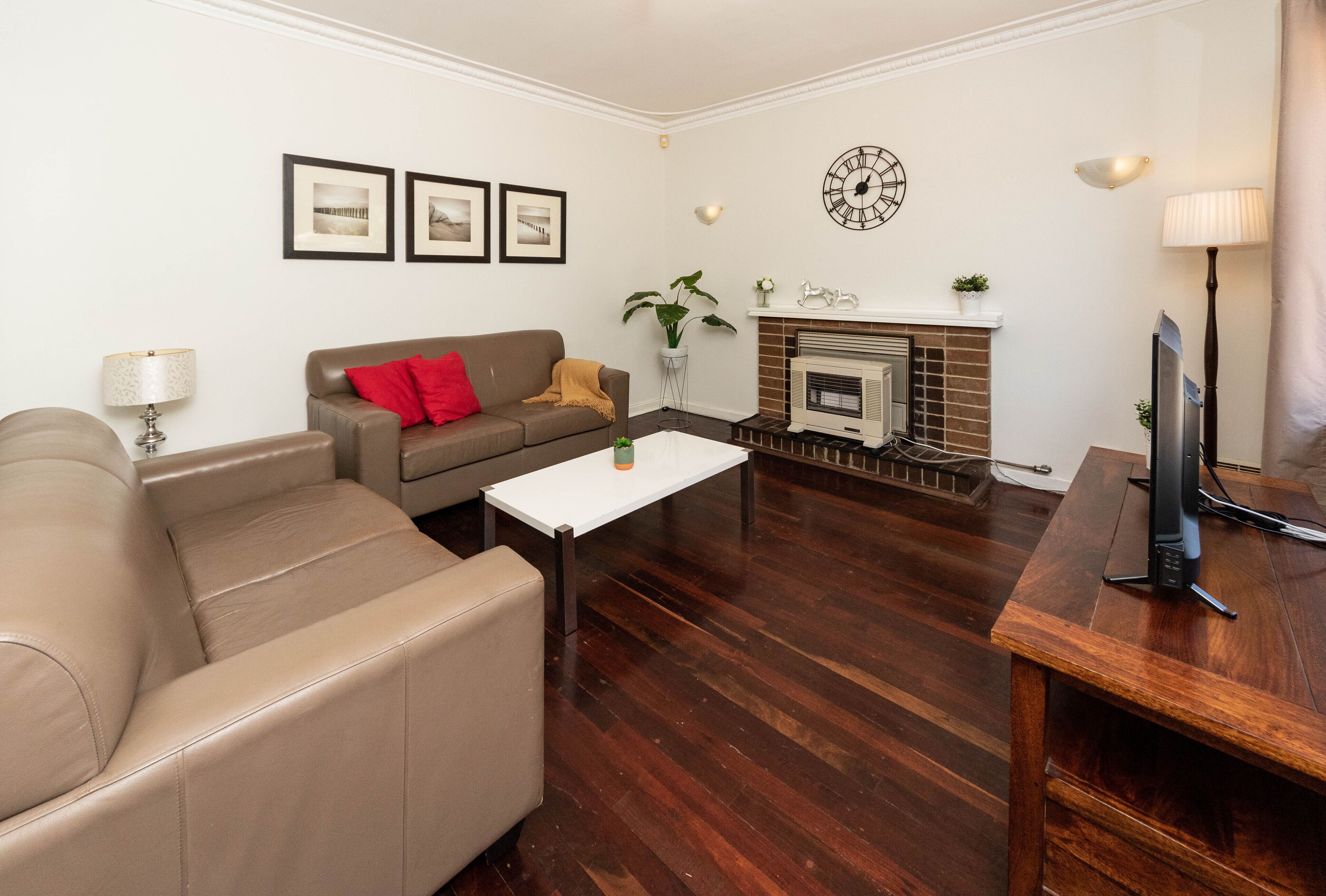 Comfy Lodge Belmont at affordable price — image 4