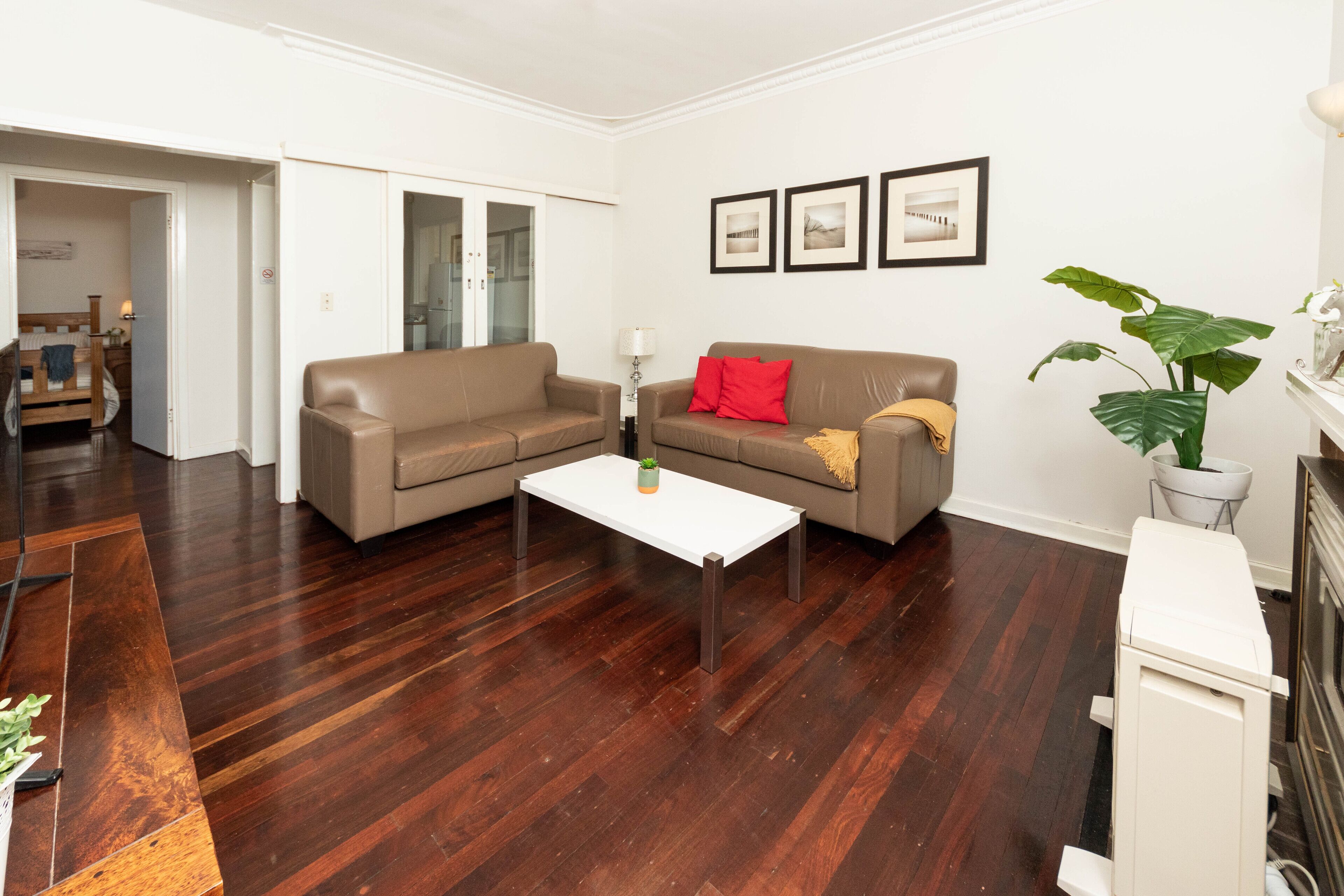 Comfy Lodge Belmont at affordable price — image 6