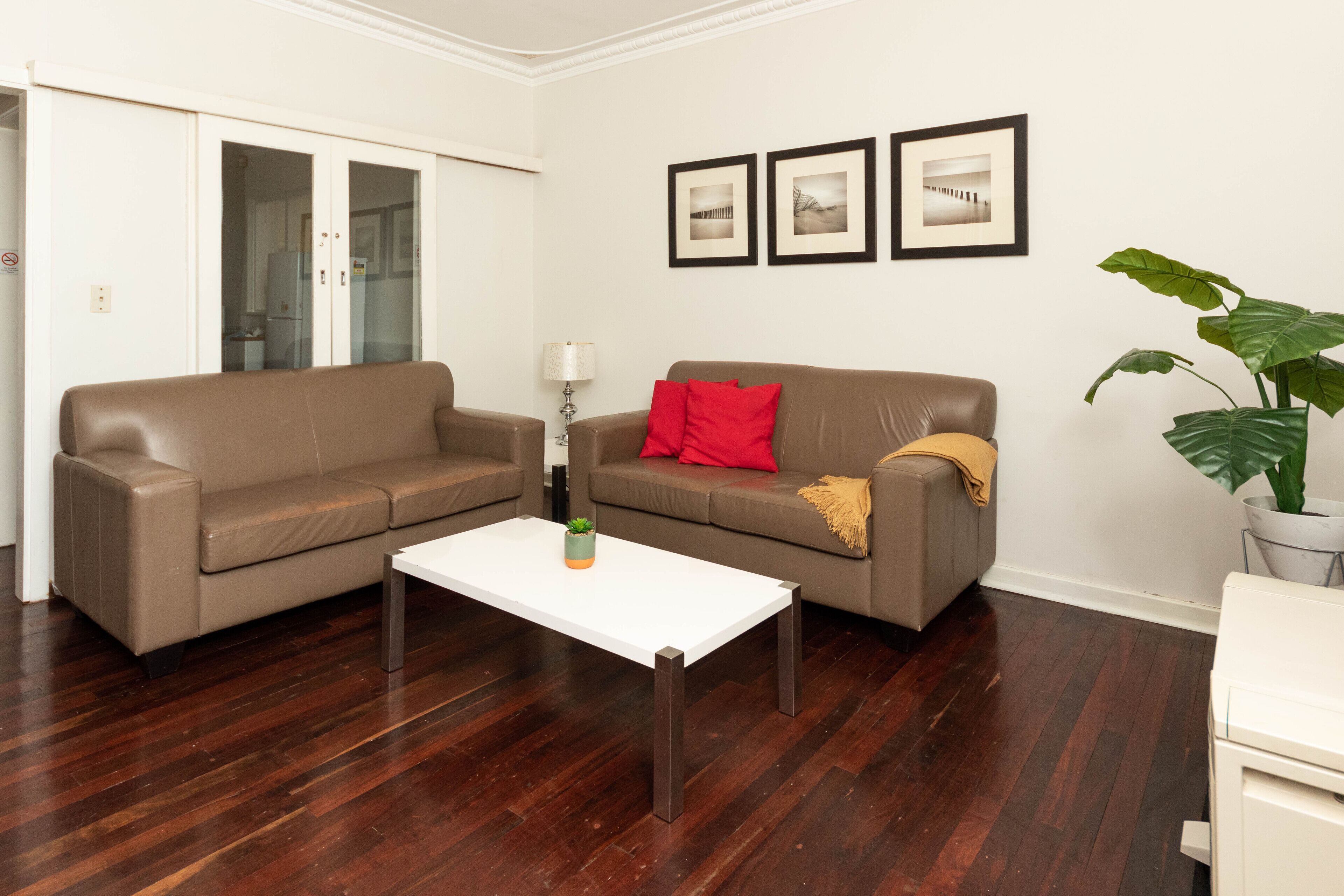 Comfy Lodge Belmont at affordable price — image 7