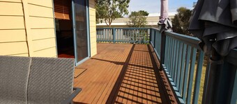 Pegasus Retreat - in the coastal village of Venus Bay