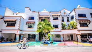 Exterior - Fabulous 1 Bedroom in between 5th Avenue and the Beach by BRIC Vacations (Playa del Carmen)