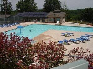 Indoor pool, outdoor pool - Condo with screened porch on the bluffs of Lake Taneycomo! (Branson)