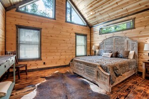 4 bedrooms, memory-foam beds, Internet, bed sheets