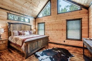 4 bedrooms, memory-foam beds, Internet, bed sheets