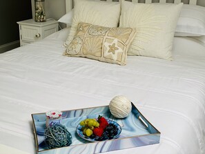 5 bedrooms, desk, iron/ironing board, travel crib