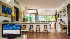 Interior - Cozy one bedroom condo by BRIC at the Royal Palms (Playa del Carmen)