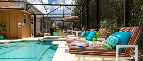 Piscine extérieure, piscine chauffée