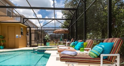 Magical Family Villa: 8-Bdrm, 5 Themed, Pool, Spa, Game Room, Arcade, Movie