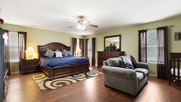 8 bedrooms, in-room safe, iron/ironing board, free WiFi