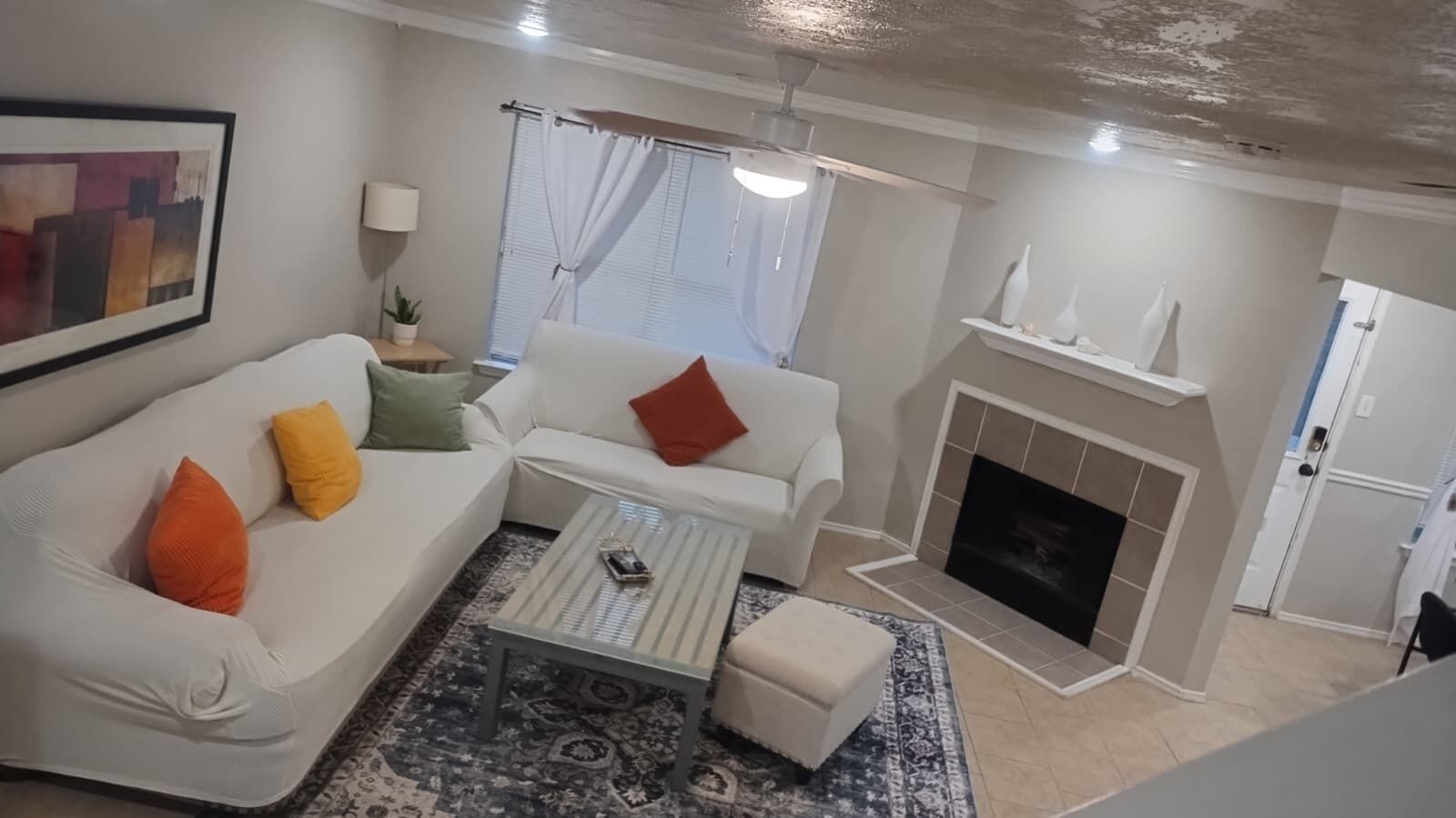 Televisio, takka, Netflix, suoratoistopalvelut