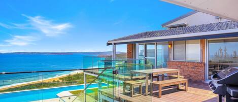 تناول الطعام بالخارج